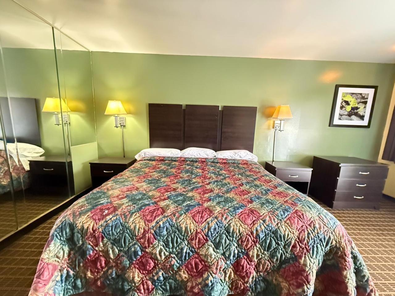 Relax Inn Хамптън Екстериор снимка